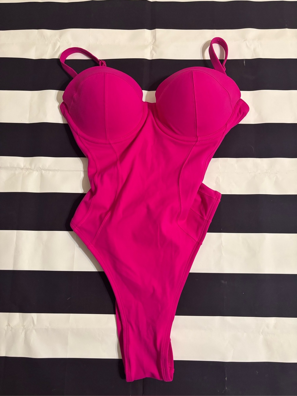 BNWT TA3 High Cut Lushy Shape Wear One Piece Swimsuit Small Short D/DD